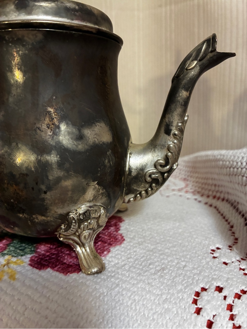 Vintage Ornate Silverplate Mini Teapot Footed Victorian style hinged lid - Picture 4 of 15
